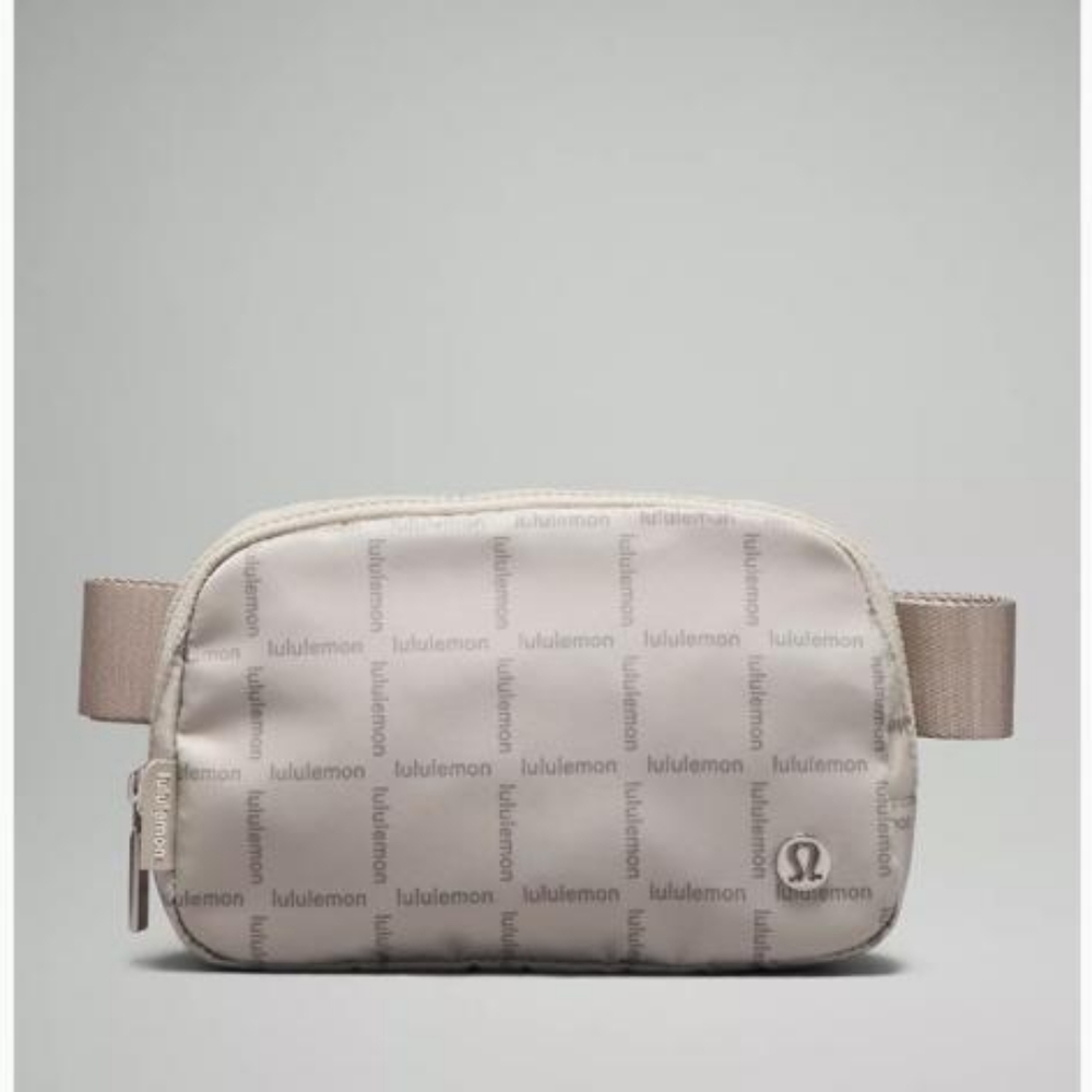 Lululemon Everywhere Belt Bag